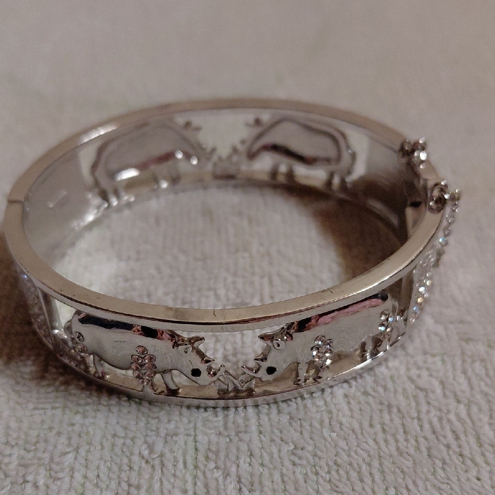 Vintage Butler Signed Rhino Clasp Bracelet With Crystal Accents